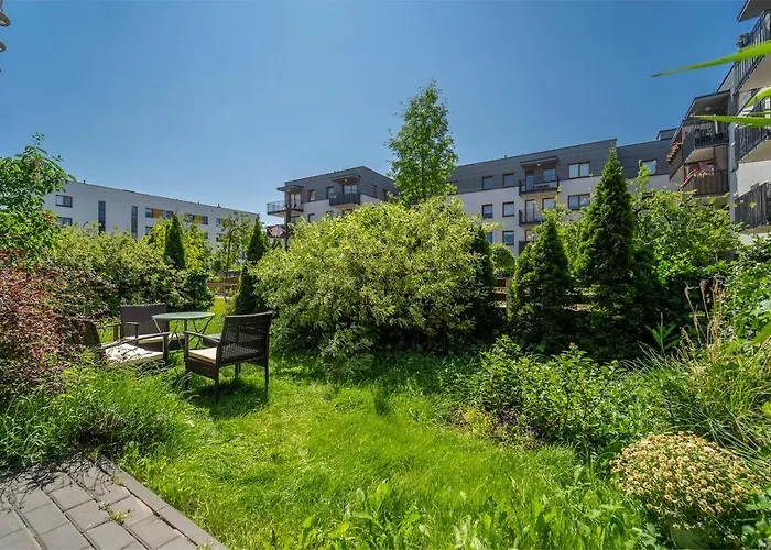 Bluszczańska Modern Urban Apartment